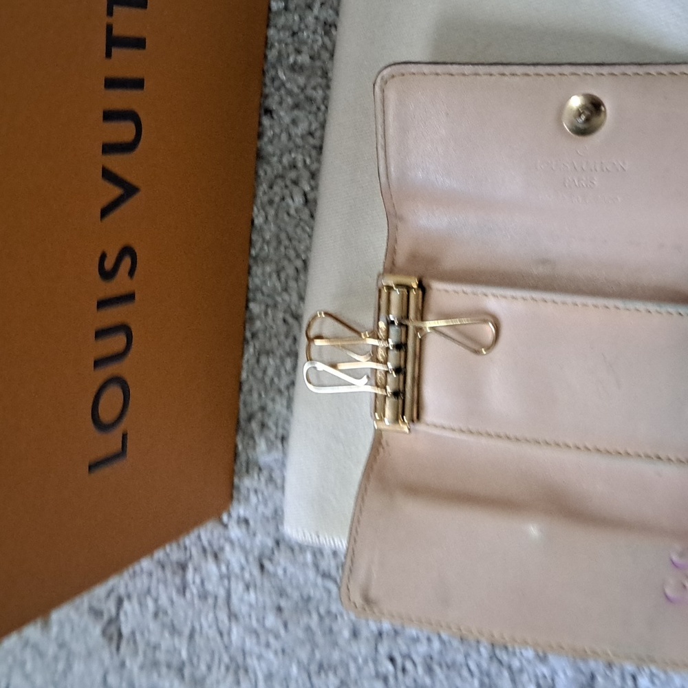 Louis Vuitton Multicolor white Murakami 4 ring Key Holder - Picture 5 of 7